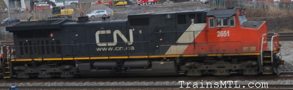 Locomotive CN2651 right side / coté droit